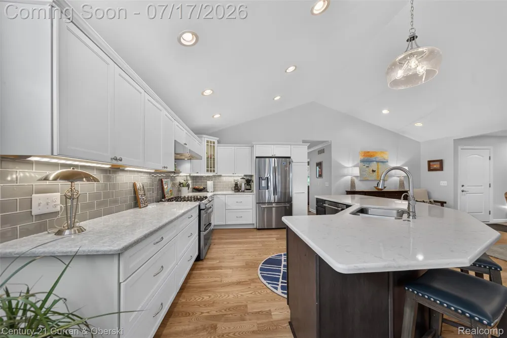 2770 Cozy Cove Waterloo Township, MI 49240