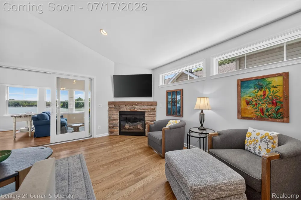 2770 Cozy Cove Waterloo Township, MI 49240