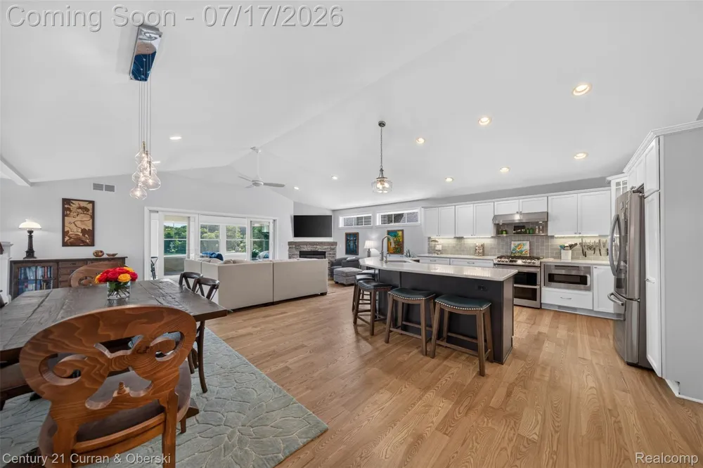 2770 Cozy Cove Waterloo Township, MI 49240