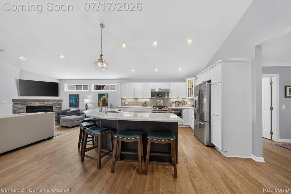 2770 Cozy Cove Waterloo Township, MI 49240