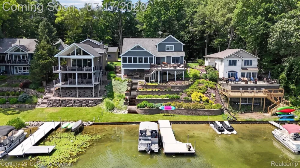 2770 Cozy Cove Waterloo Township, MI 49240