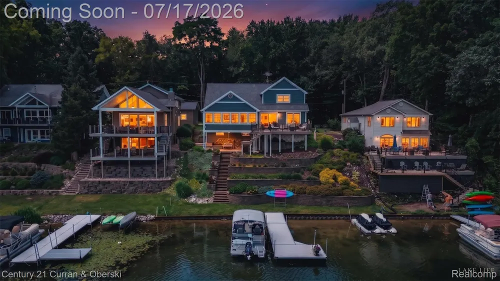 2770 Cozy Cove Waterloo Township, MI 49240