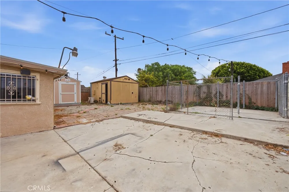 2412 W Tichenor Street Compton, CA 90220