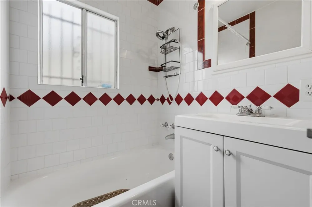 2412 W Tichenor Street Compton, CA 90220