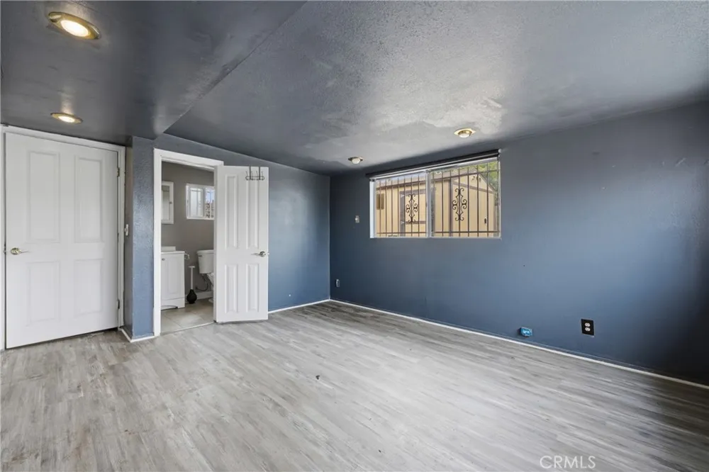2412 W Tichenor Street Compton, CA 90220