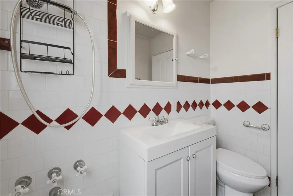 2412 W Tichenor Street Compton, CA 90220