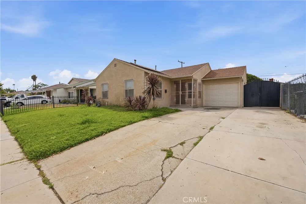 2412 W Tichenor Street Compton, CA 90220