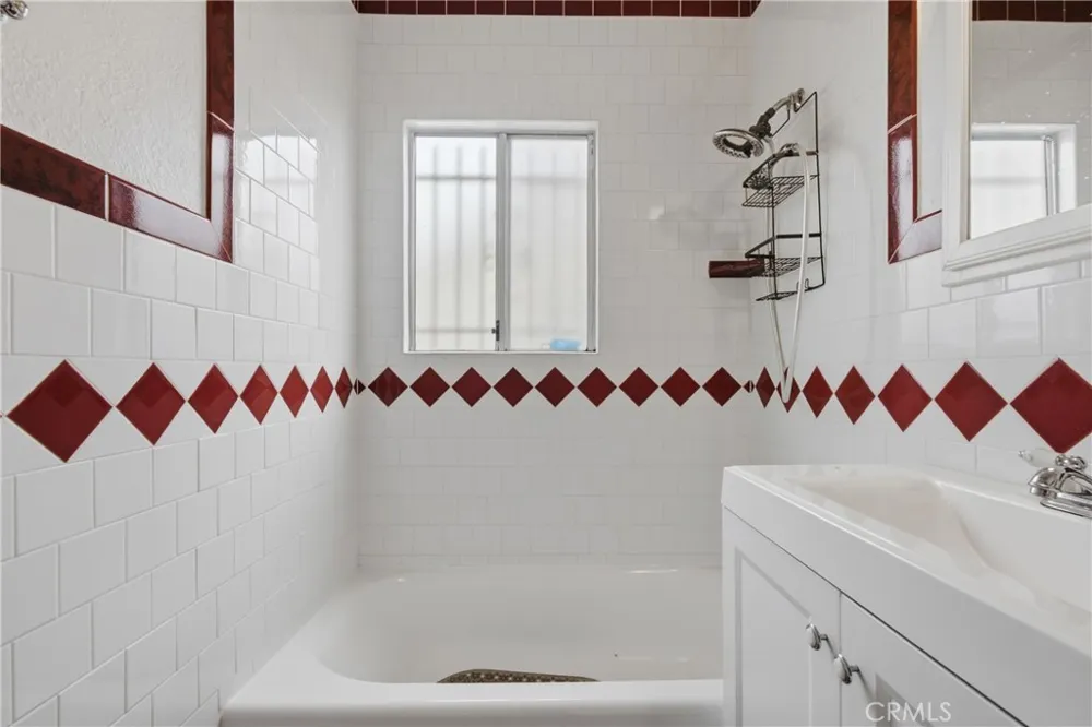 2412 W Tichenor Street Compton, CA 90220