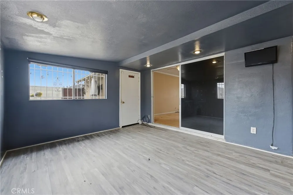 2412 W Tichenor Street Compton, CA 90220