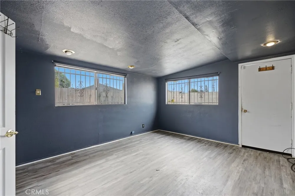 2412 W Tichenor Street Compton, CA 90220