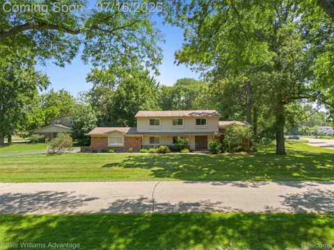 6711 Woodside Trail