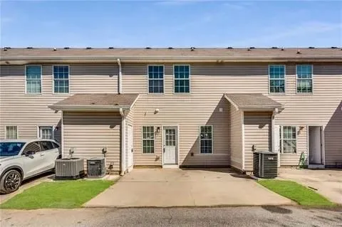 762 Commerce Riverdale, GA 30296