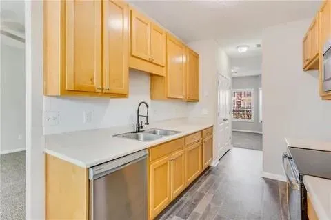 762 Commerce Riverdale, GA 30296