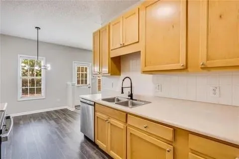 762 Commerce Riverdale, GA 30296