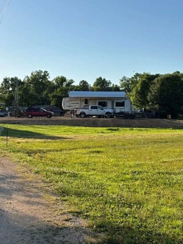 140 Pevahouse Camp Cir Decaturville, TN 38329