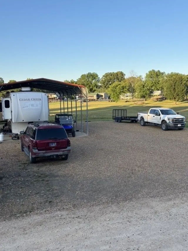 140 Pevahouse Camp Cir Decaturville, TN 38329