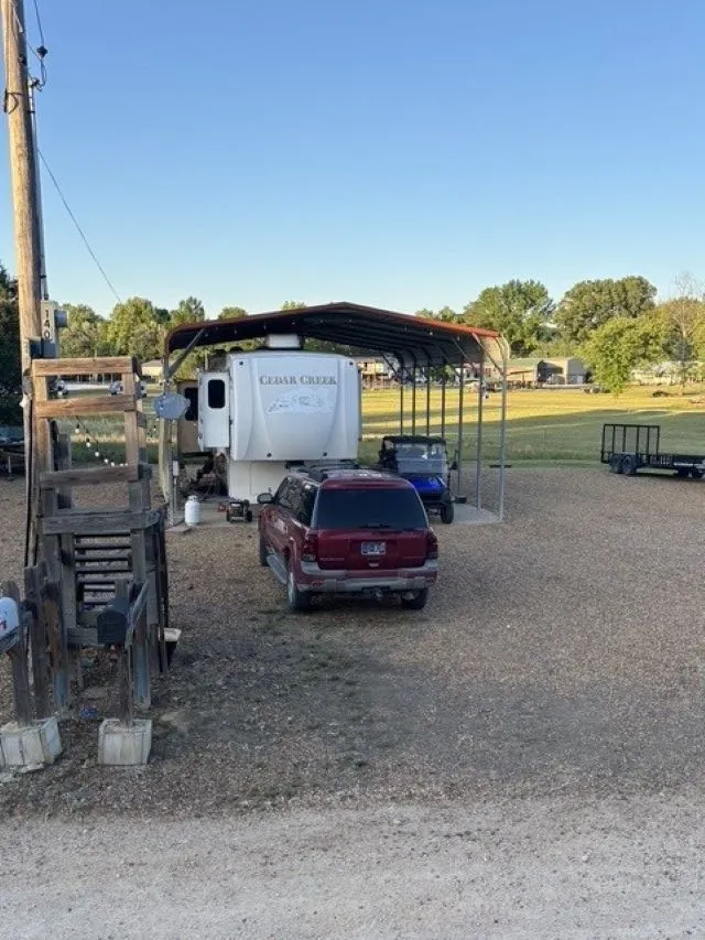 140 Pevahouse Camp Cir Decaturville, TN 38329