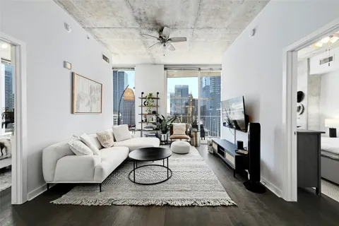360 Nueces Street #1809