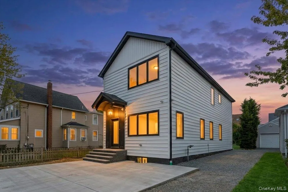 994 Singleton Avenue Woodmere, NY 11598