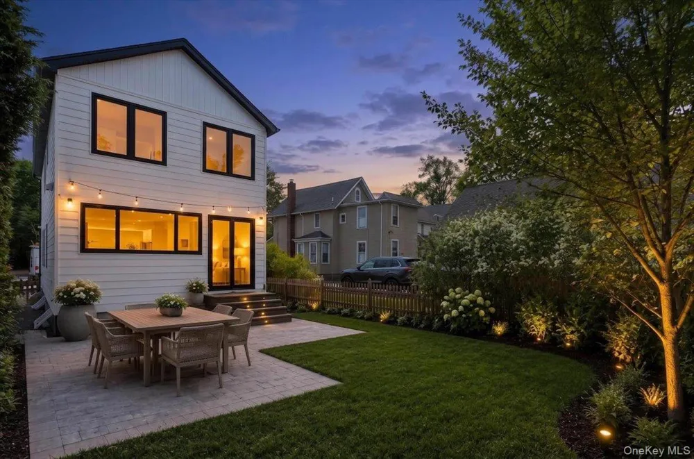 994 Singleton Avenue Woodmere, NY 11598