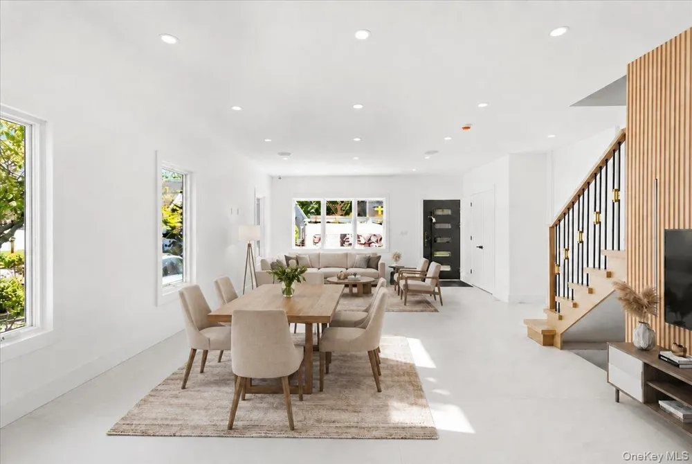 994 Singleton Avenue Woodmere, NY 11598