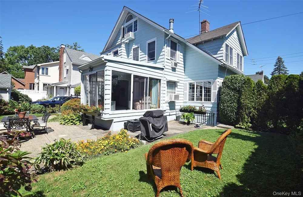 4144 Westmoreland Street Little Neck, NY 11363