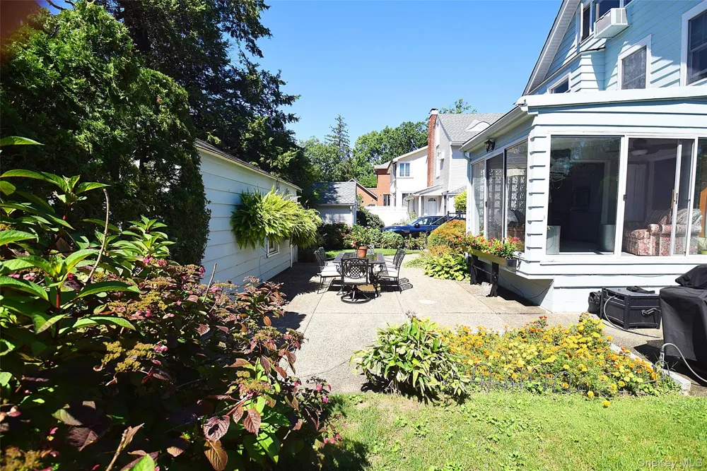 4144 Westmoreland Street Little Neck, NY 11363