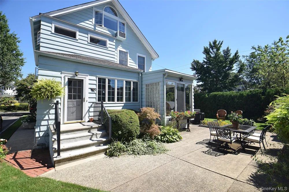 4144 Westmoreland Street Little Neck, NY 11363