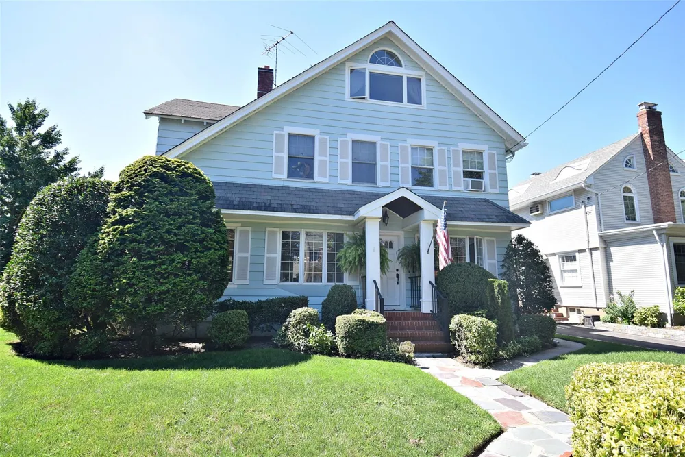 4144 Westmoreland Street Little Neck, NY 11363