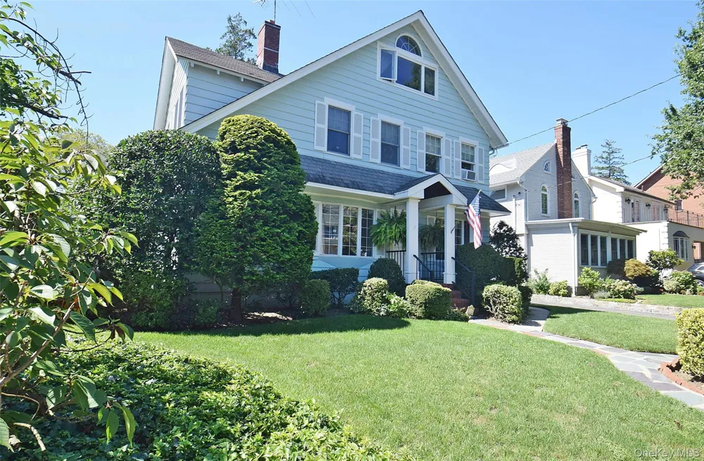 4144 Westmoreland Street Little Neck, NY 11363