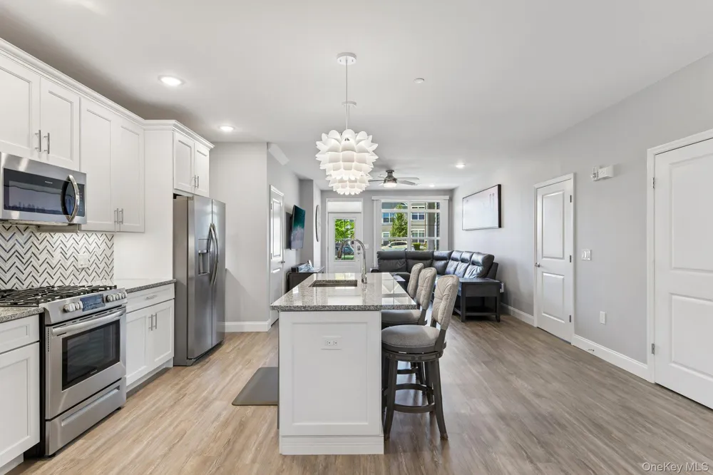 40 Grace Hall Lane Yaphank, NY 11980