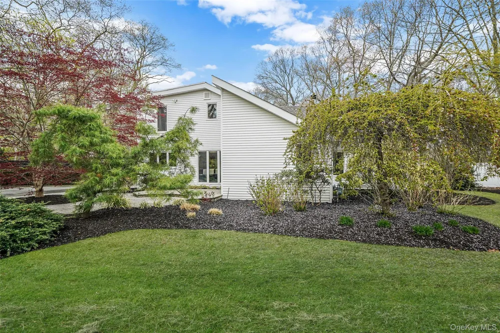 61 Park Avenue Blue Point, NY 11715
