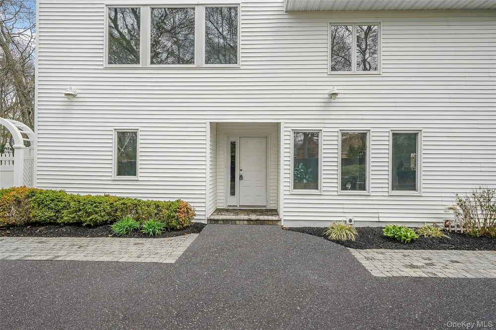 61 Park Avenue Blue Point, NY 11715