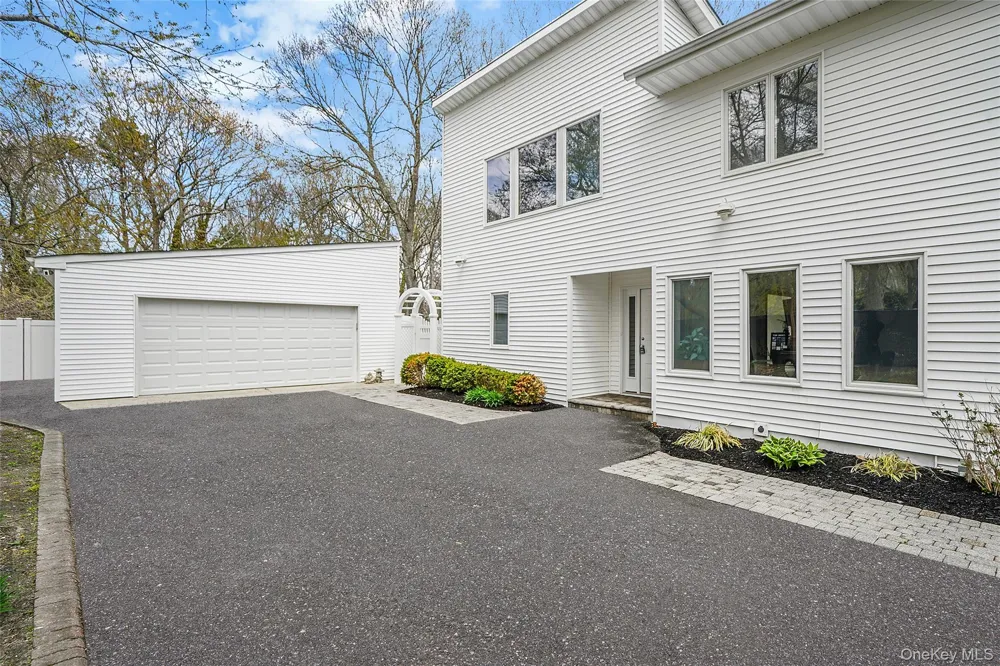 61 Park Avenue Blue Point, NY 11715