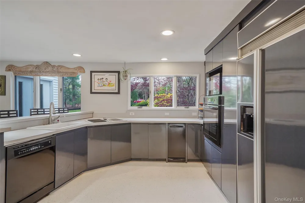 61 Park Avenue Blue Point, NY 11715