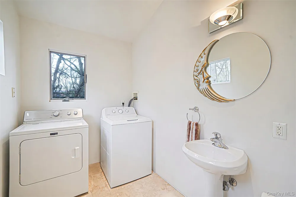 61 Park Avenue Blue Point, NY 11715