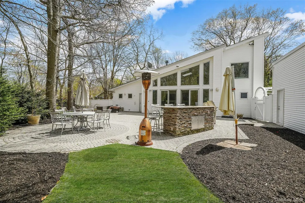 61 Park Avenue Blue Point, NY 11715