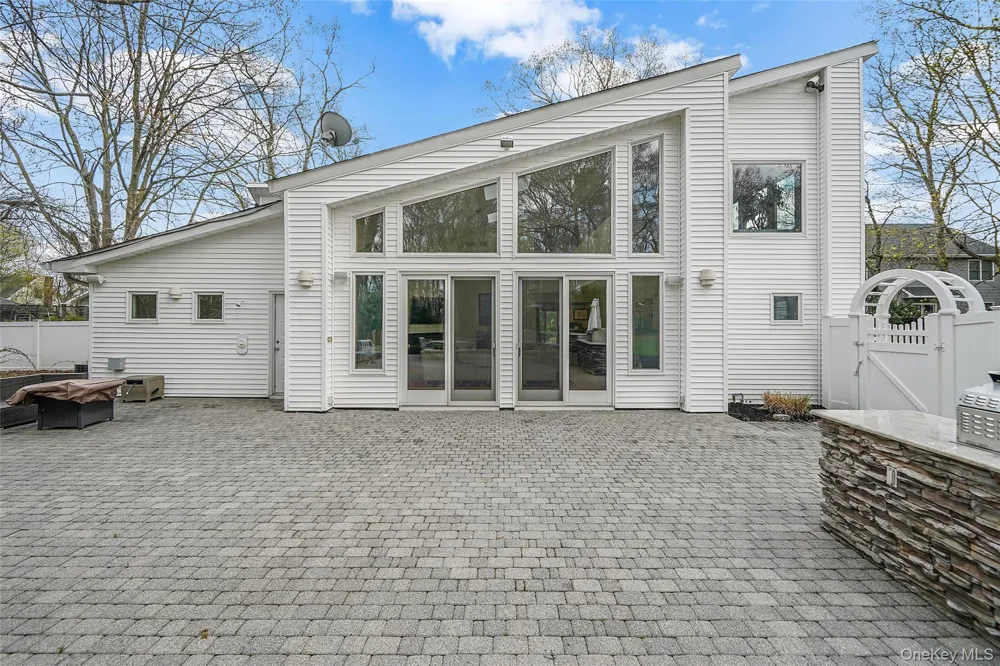 61 Park Avenue Blue Point, NY 11715