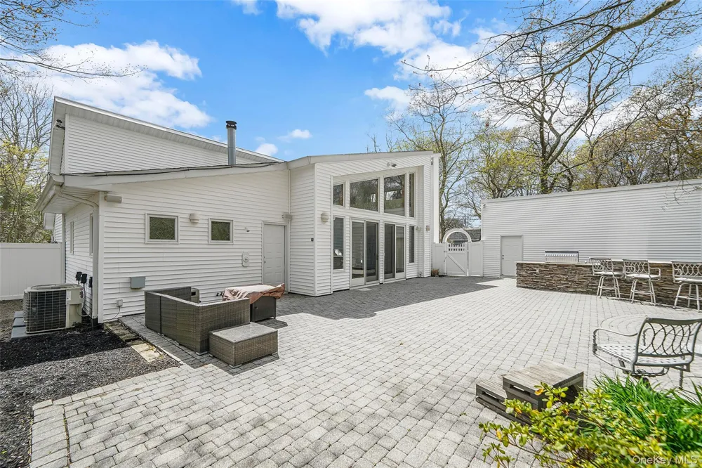 61 Park Avenue Blue Point, NY 11715
