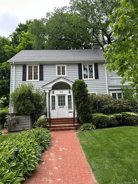 915 Palmer Road
