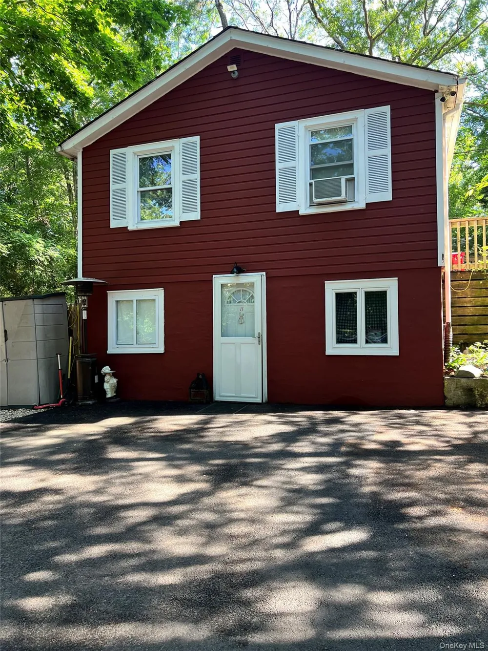 11 Primrose Path Manorville, NY 11949