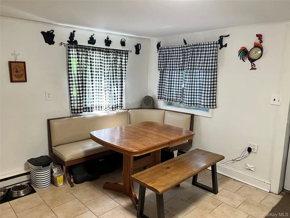 11 Primrose Path Manorville, NY 11949