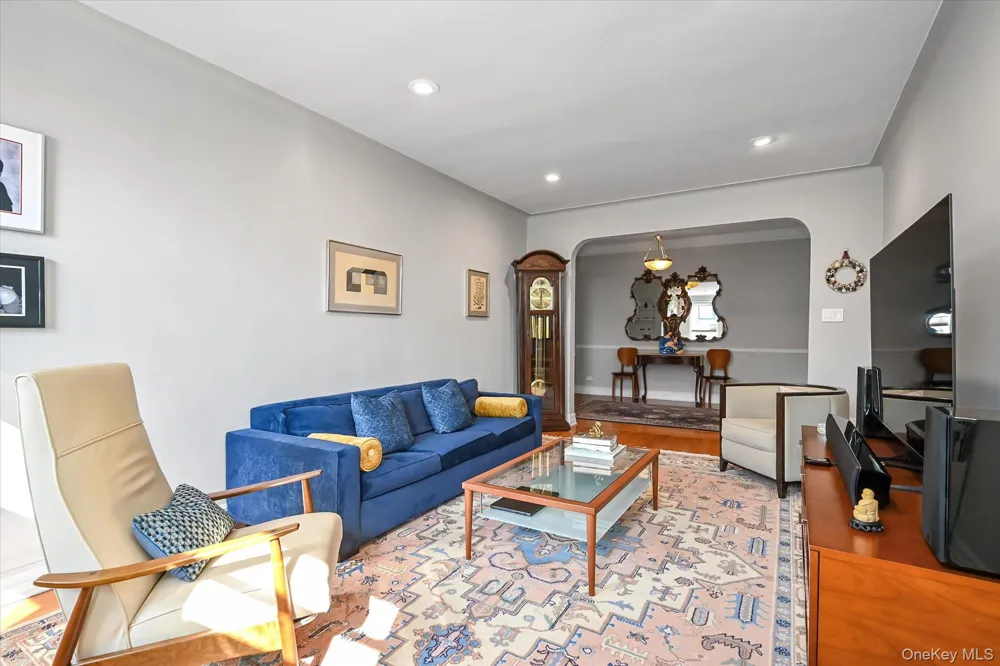 6536 Wetherole Street #608 Rego Park, NY 11374