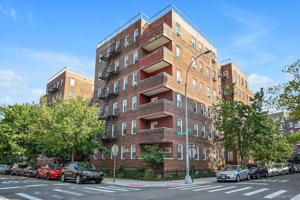 6536 Wetherole Street #608 Rego Park, NY 11374