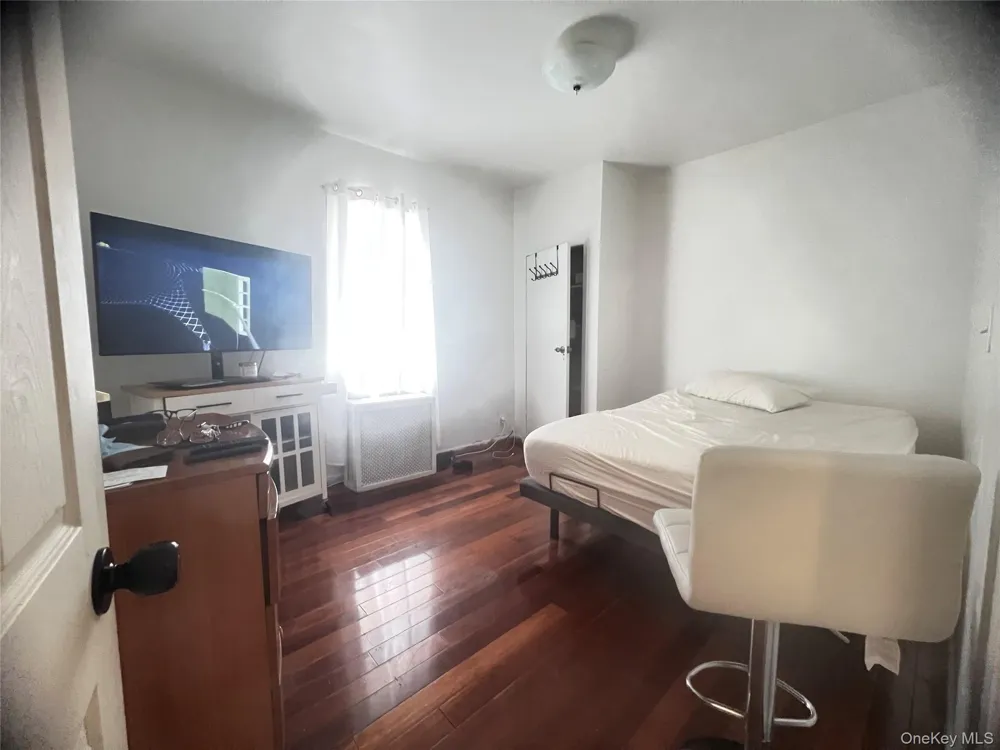 127-06 103rd Richmond Hill S., NY 11419
