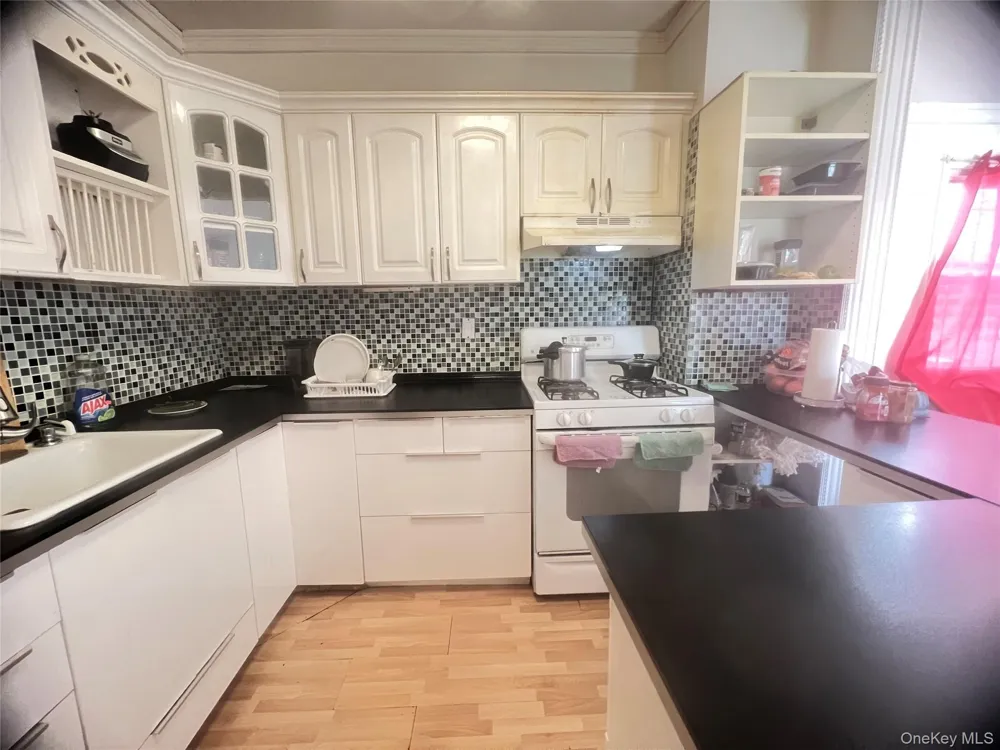 127-06 103rd Richmond Hill S., NY 11419