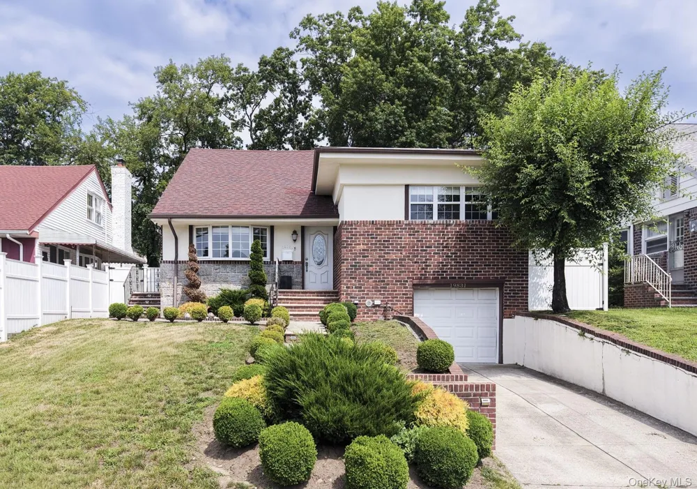 198-31 Pompeii Avenue Holliswood, NY 11423