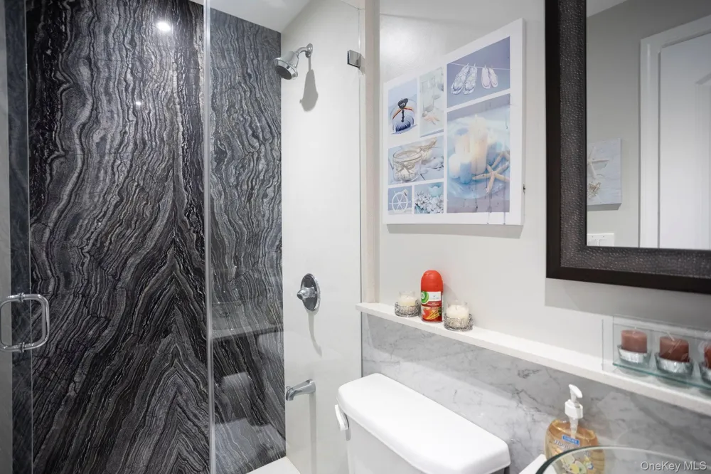 198-31 Pompeii Avenue Holliswood, NY 11423