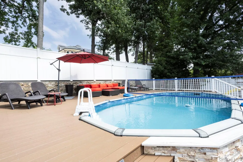 198-31 Pompeii Avenue Holliswood, NY 11423