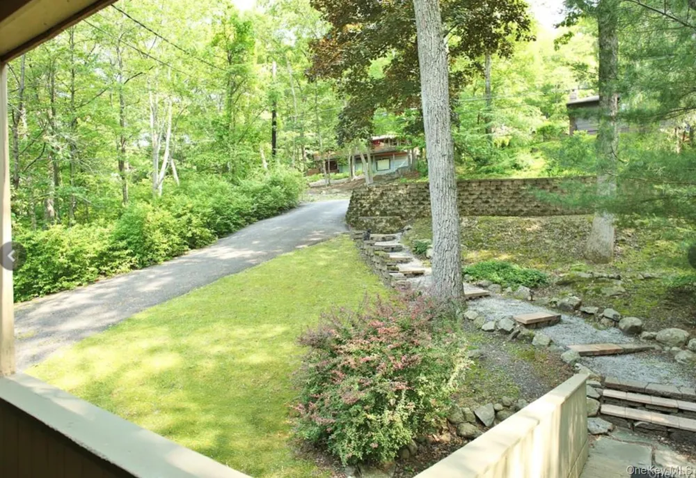 162 Fawn Hill Road Tuxedo Park, NY 10987